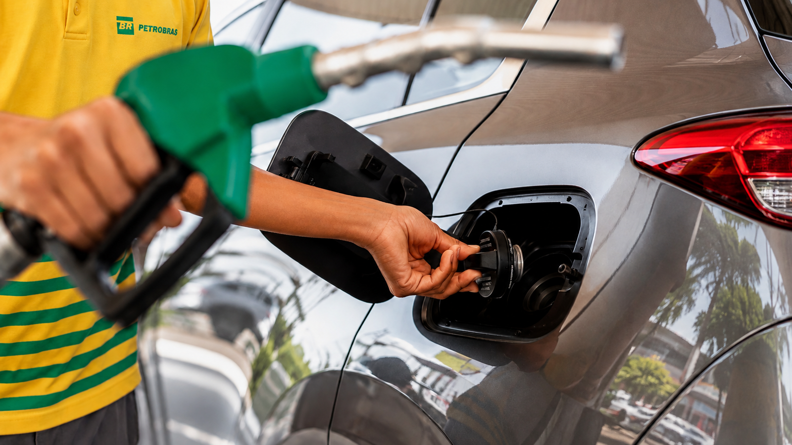 Abastecimento de veículo com identidade Petrobras